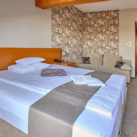 Hotel Lugas