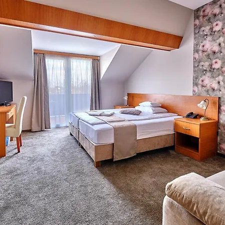 Lugas Hotel 4*