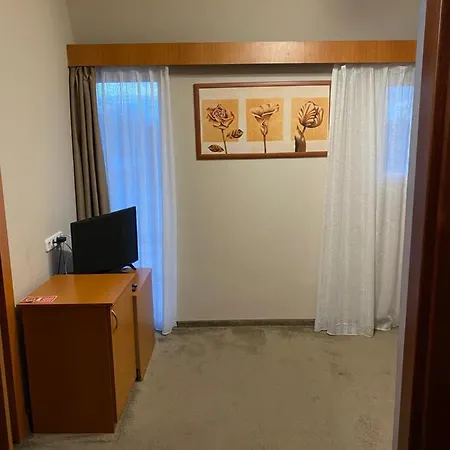 Lugas 4*