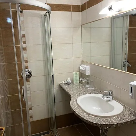 Lugas 4* Mestecǎneşti
