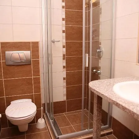 Lugas Szálloda 4*