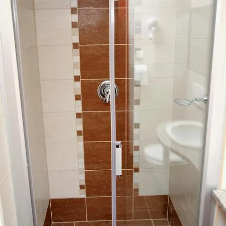 Lugas 4*