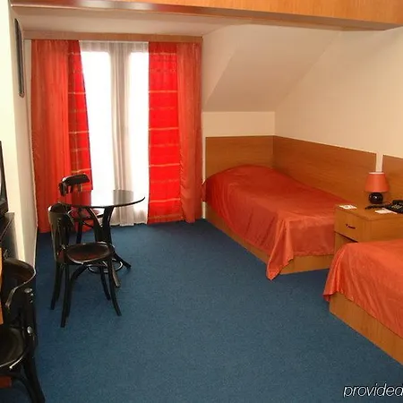 Lugas Hotel 4*